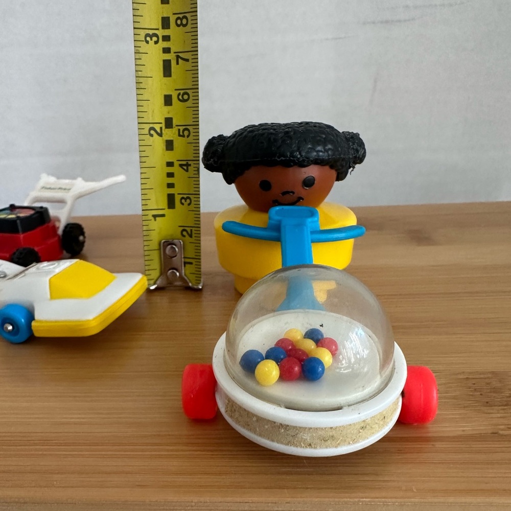 Vintage Fisher-Price Mini Toy Set w a Little People Corn Popper Vacuum Lawnmower - Picture 12 of 13